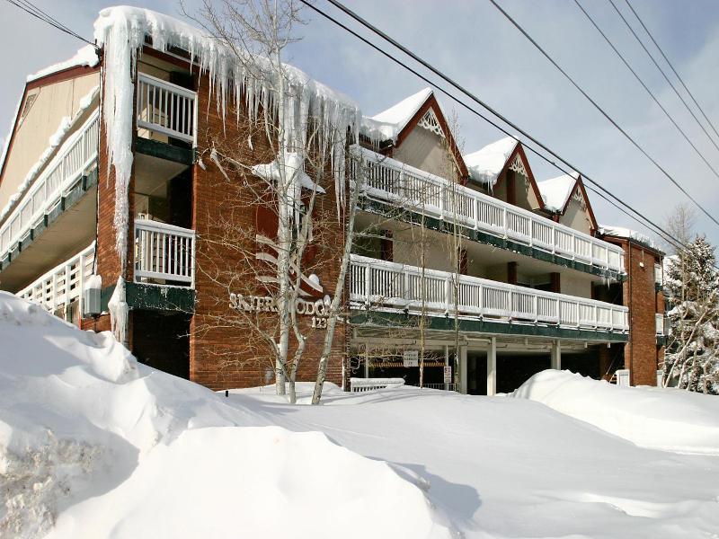 Skier's Lodge — general view
