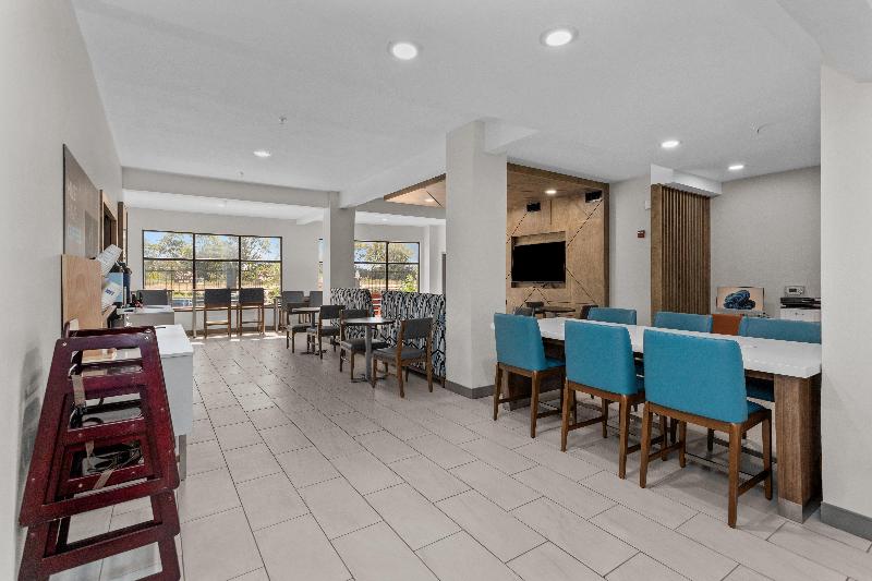Holiday Inn Express Crockett image 8