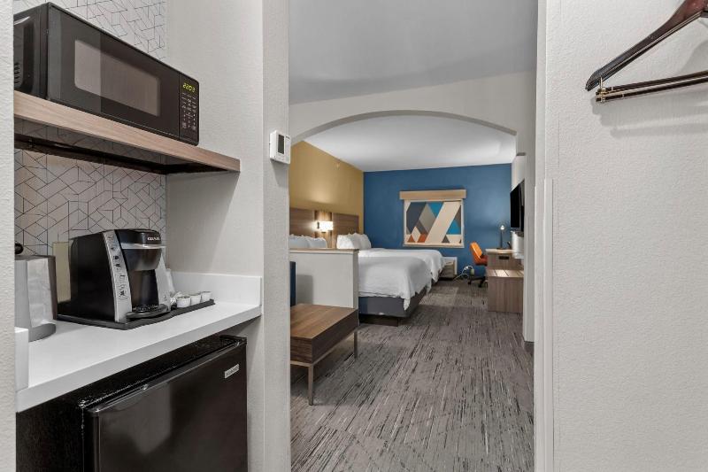 Holiday Inn Express Crockett image