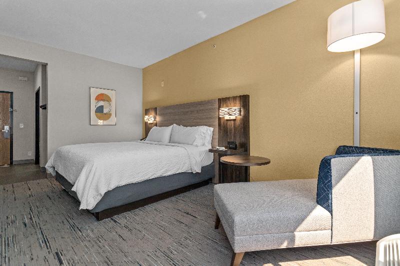 Holiday Inn Express Crockett image