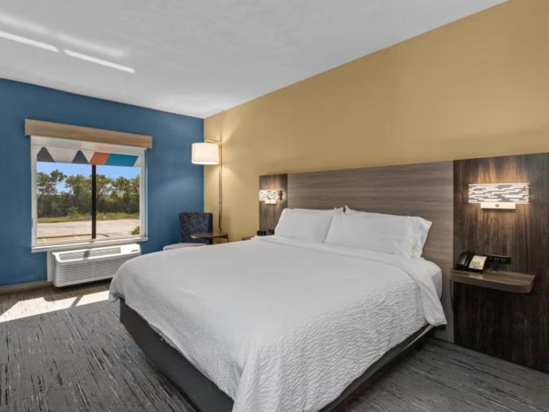 Holiday Inn Express Crockett image