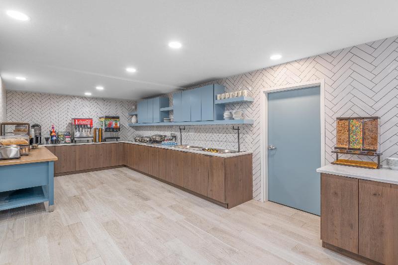 Staybridge Suites Phoenix-Glendale image