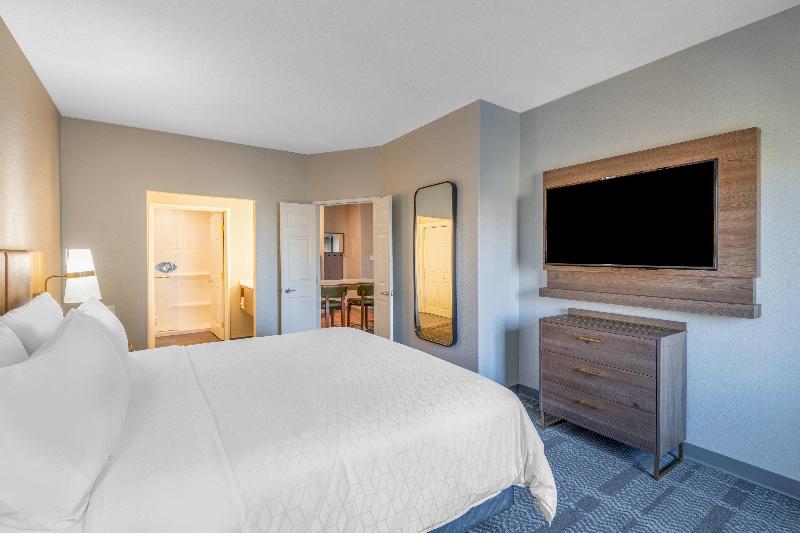 Staybridge Suites Phoenix-Glendale image