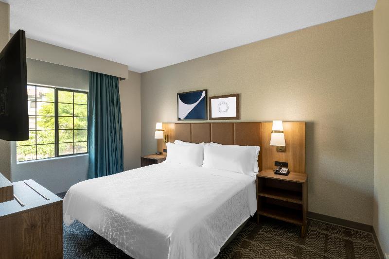Staybridge Suites Phoenix-Glendale image