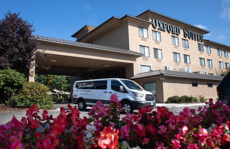 Oxford Suites Portland - Jantzen Beach image