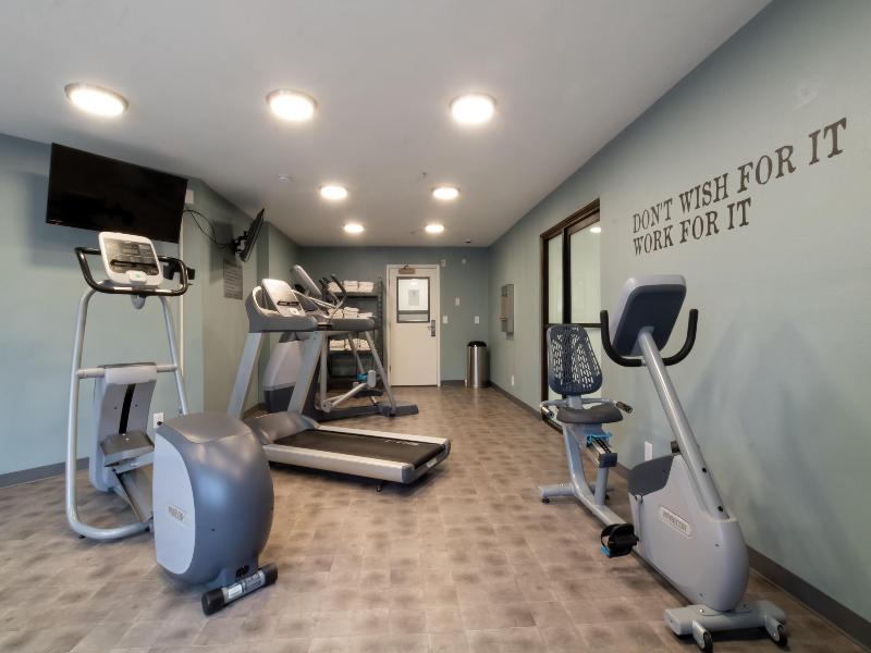 Oxford Suites Portland - Jantzen Beach image