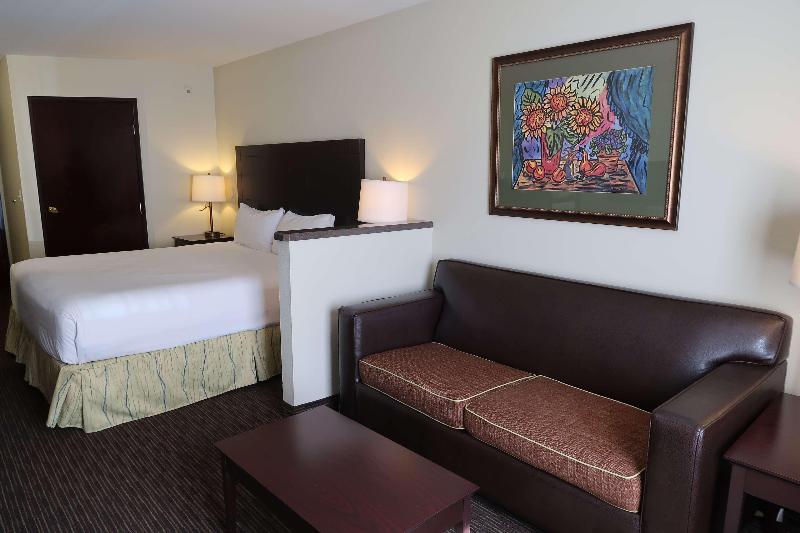Oxford Suites Portland - Jantzen Beach image