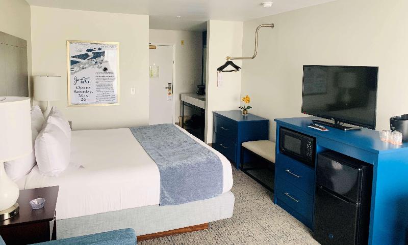 Oxford Suites Portland - Jantzen Beach image