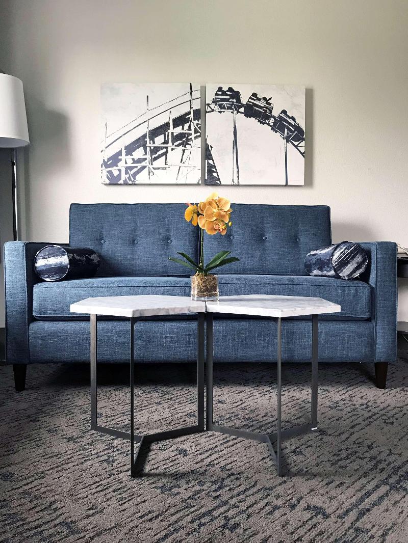 Oxford Suites Portland - Jantzen Beach image