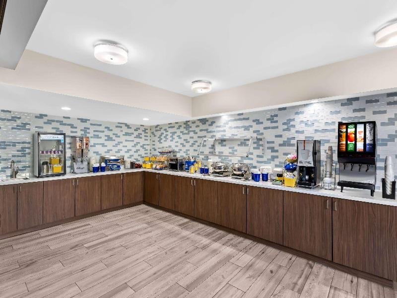 Days Inn & Suites By Wyndham Mesa Near Phoenix image
