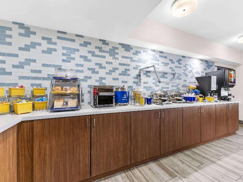 Days Inn & Suites By Wyndham Mesa Near Phoenix image