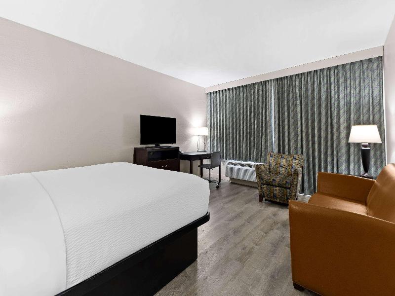Days Inn & Suites By Wyndham Mesa Near Phoenix image