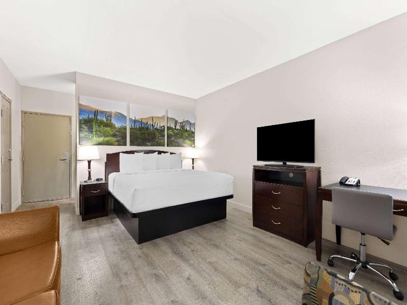 Days Inn & Suites By Wyndham Mesa Near Phoenix image