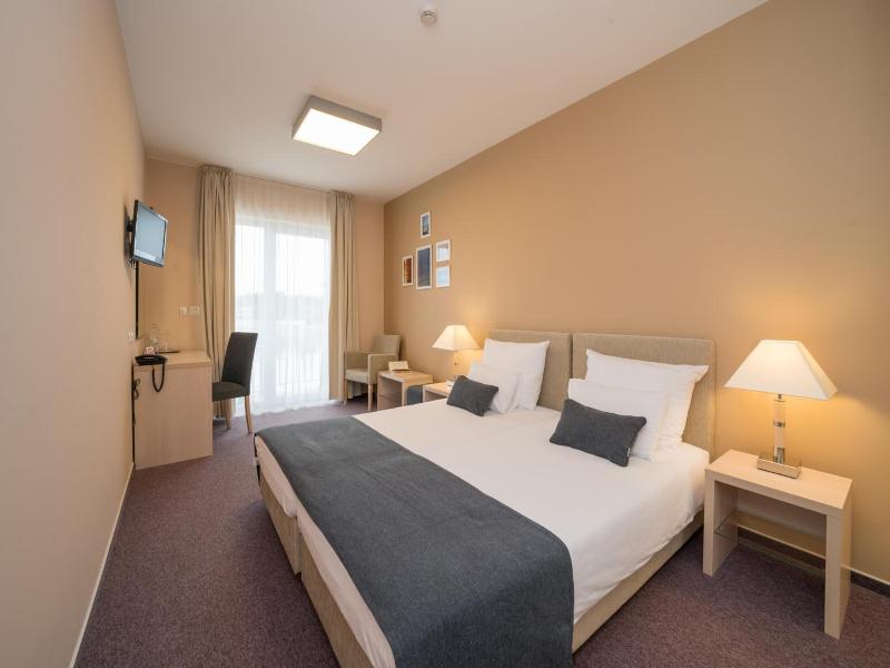Hotel Zlatna Vala image