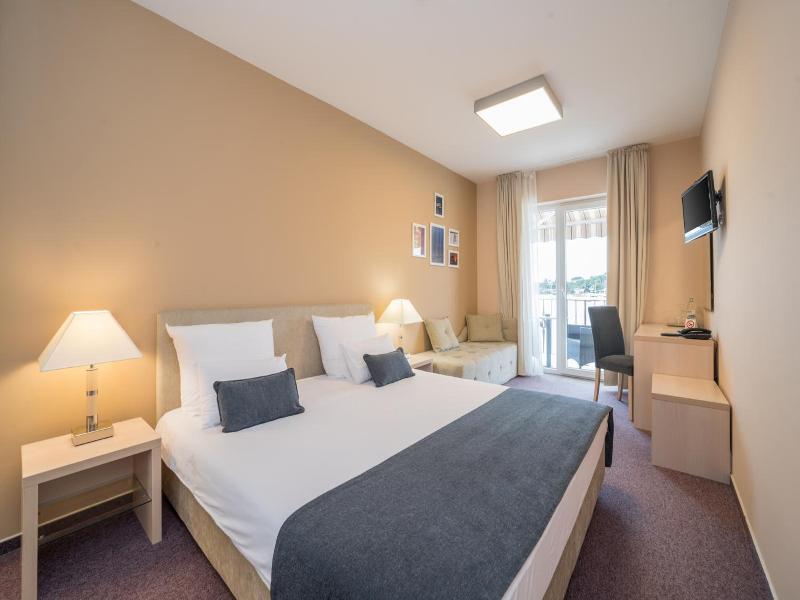 Hotel Zlatna Vala image
