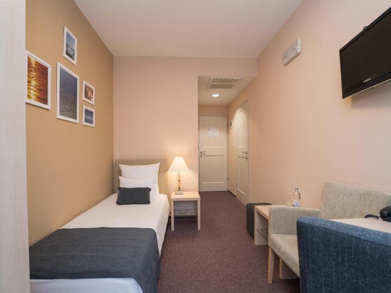 Hotel Zlatna Vala image