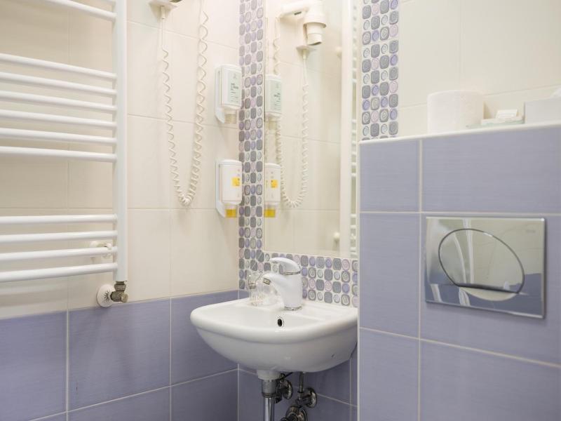 Hotel Zlatna Vala image