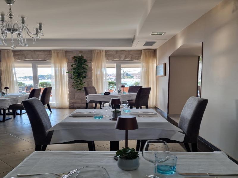 Hotel Zlatna Vala image