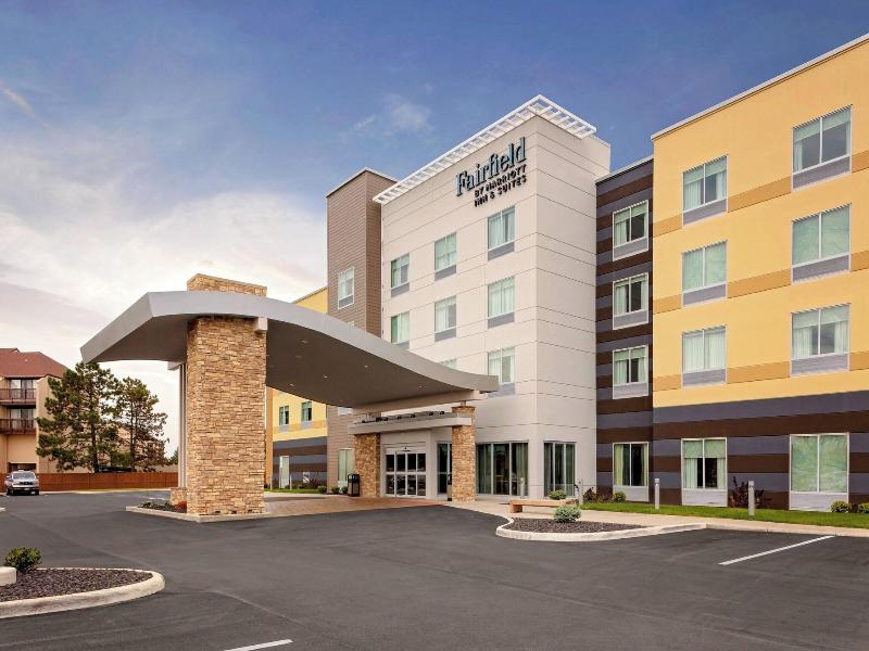 Fairfield Inn & Suites Port Clinton Waterfront image
