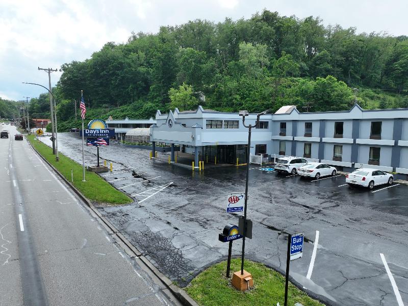 Days Inn By Wyndham Pittsburgh — general view