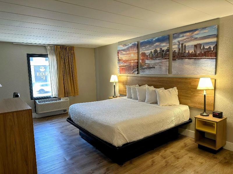 Days Inn By Wyndham Pittsburgh image