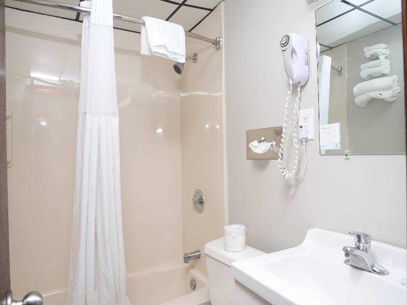 Days Inn By Wyndham Pittsburgh image