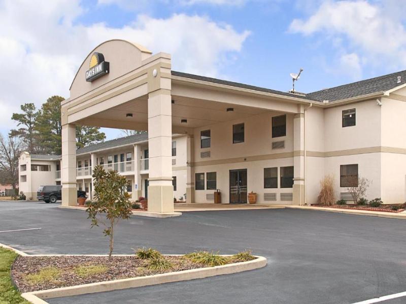 Days Inn by Wyndham Fordyce — exterior view