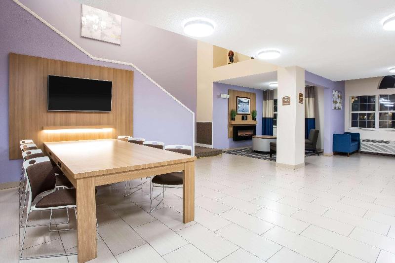 Microtel Inn & Suites By Wyndham Southern Pines image