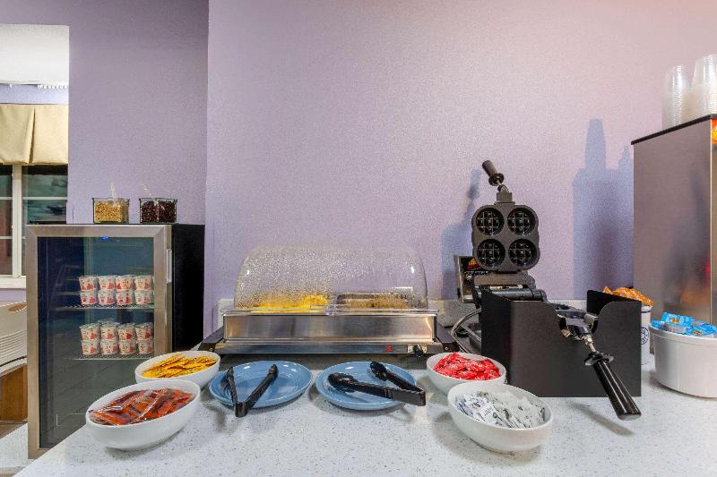 Microtel Inn & Suites By Wyndham Southern Pines image