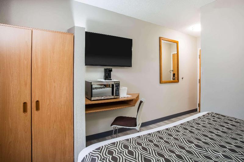 Microtel Inn & Suites By Wyndham Southern Pines image