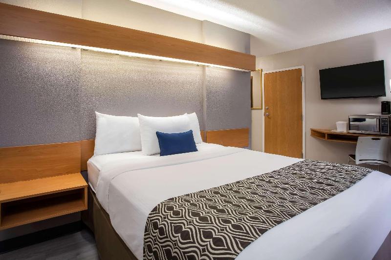 Microtel Inn & Suites By Wyndham Southern Pines image