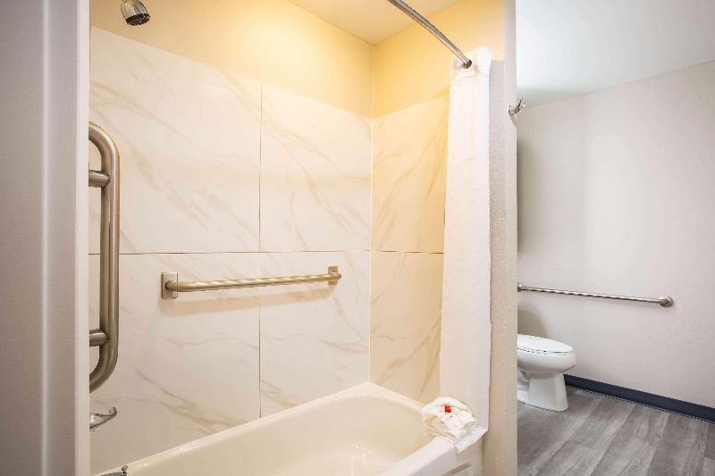 Microtel Inn & Suites By Wyndham Southern Pines image