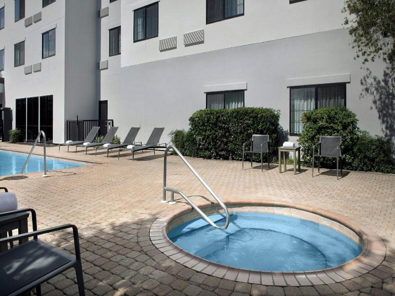 Courtyard Pensacola Downtown