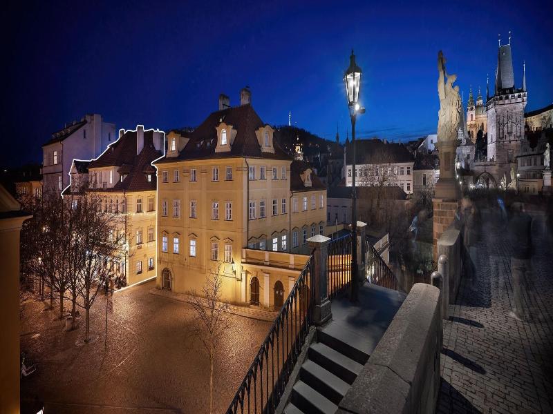 Hotel At Golden Scissors image