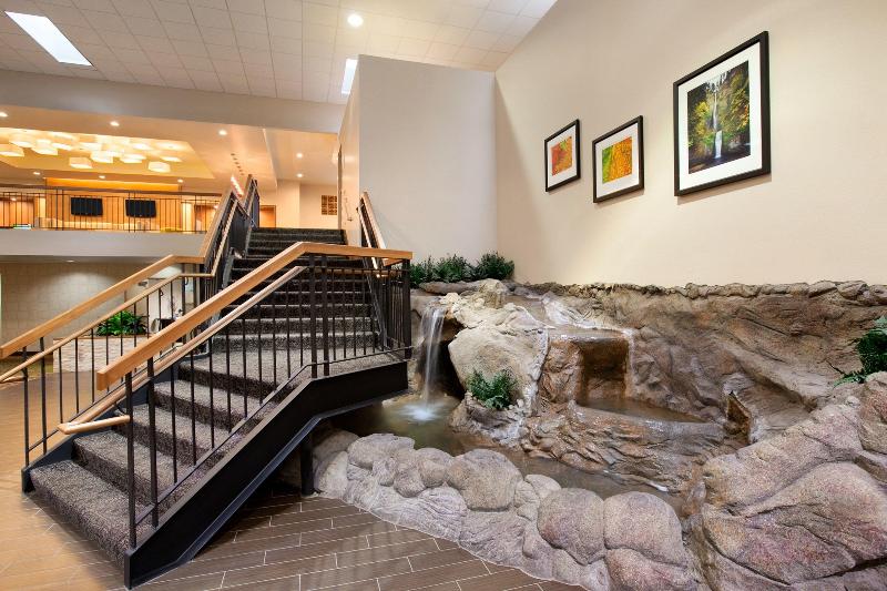 Holiday Inn Portland-Airport (I-205) By IHG image