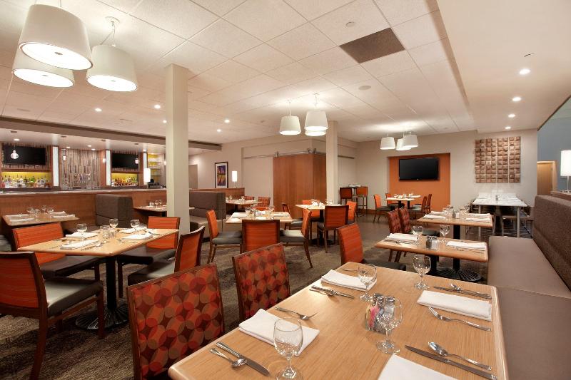 Holiday Inn Portland-Airport (I-205) By IHG image