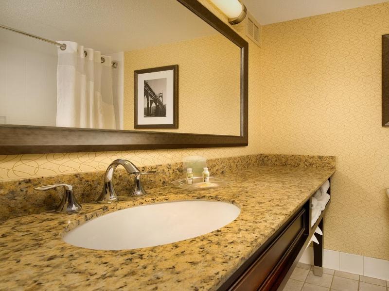Holiday Inn Portland-Airport (I-205) By IHG image