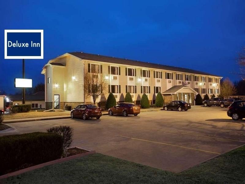 Super 8 by Wyndham Pittsburg KS