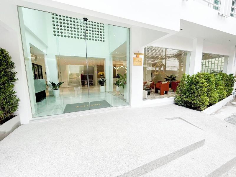Bay Breeze Hotel Pattaya image