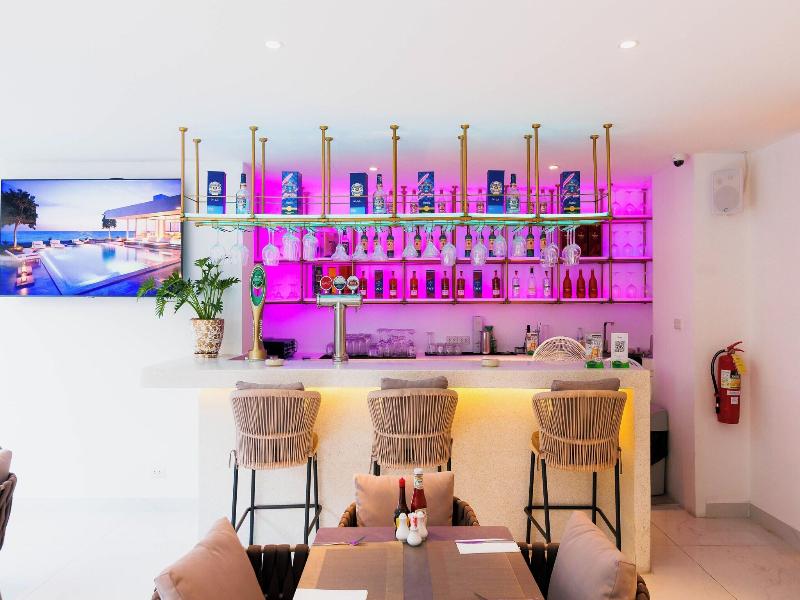 Bay Breeze Hotel Pattaya image