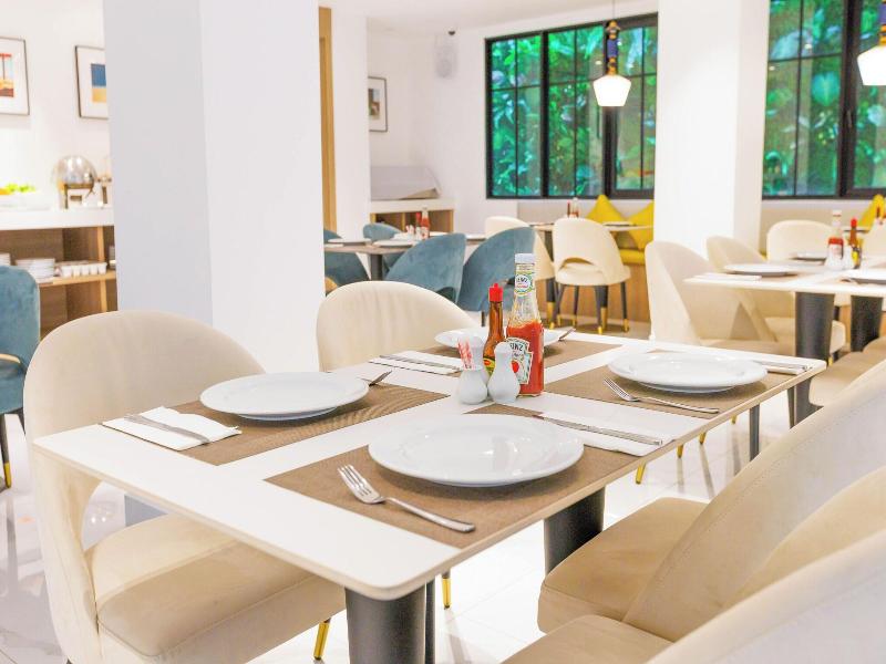 Bay Breeze Hotel Pattaya image