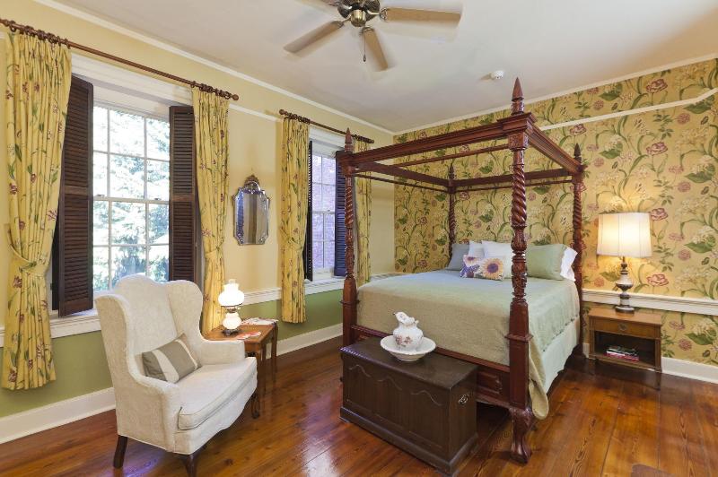 The Lily Inn - Burlington image