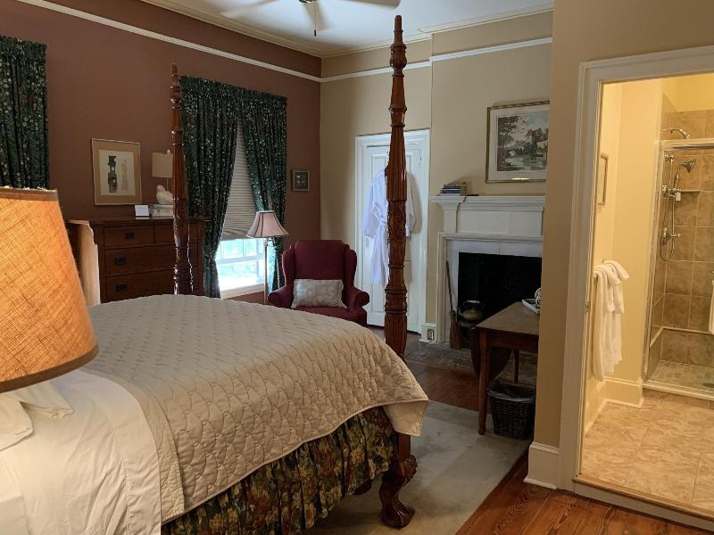 The Lily Inn - Burlington image