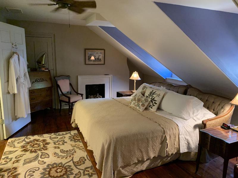 The Lily Inn - Burlington image