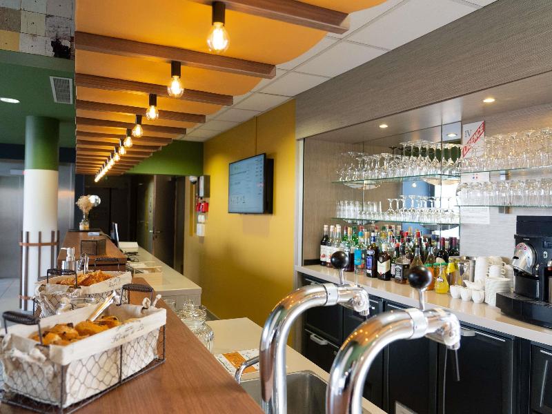 ibis Styles Versailles Saint Quentin en Yvelines image