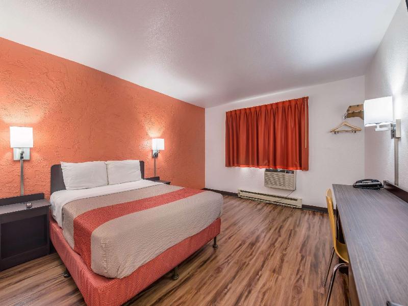 Motel 6 Saint Paul, MN - I-94. image