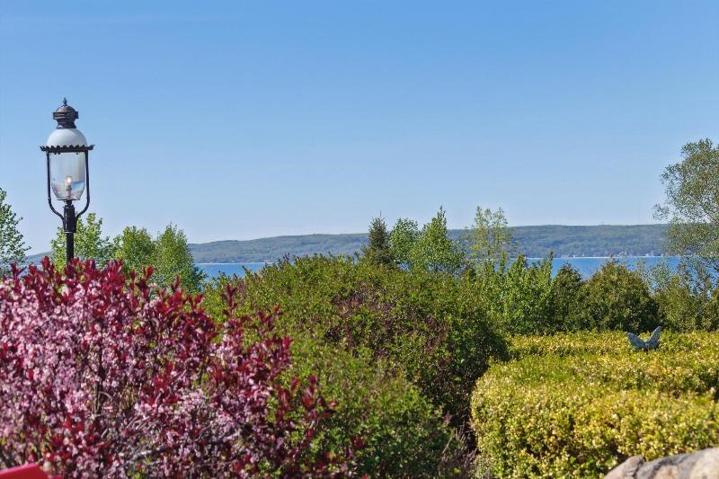 Bay Inn of Petoskey image