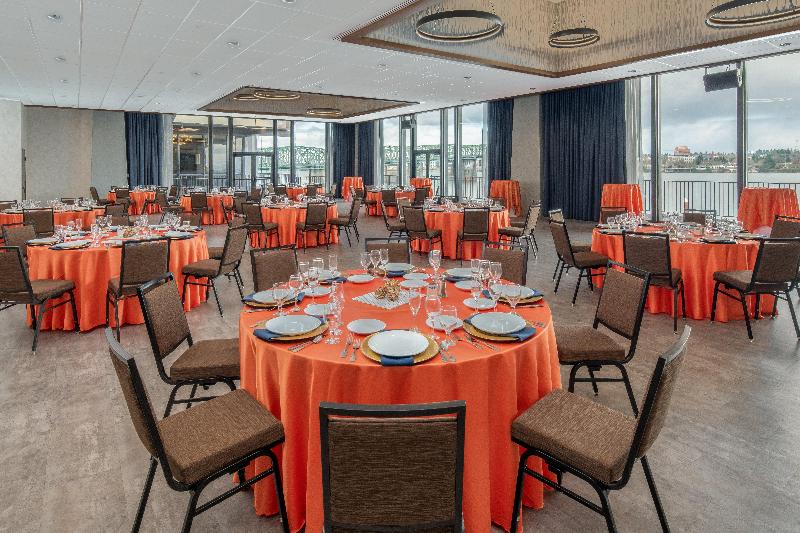 Holiday Inn Portland - Columbia Riverfront By IHG image