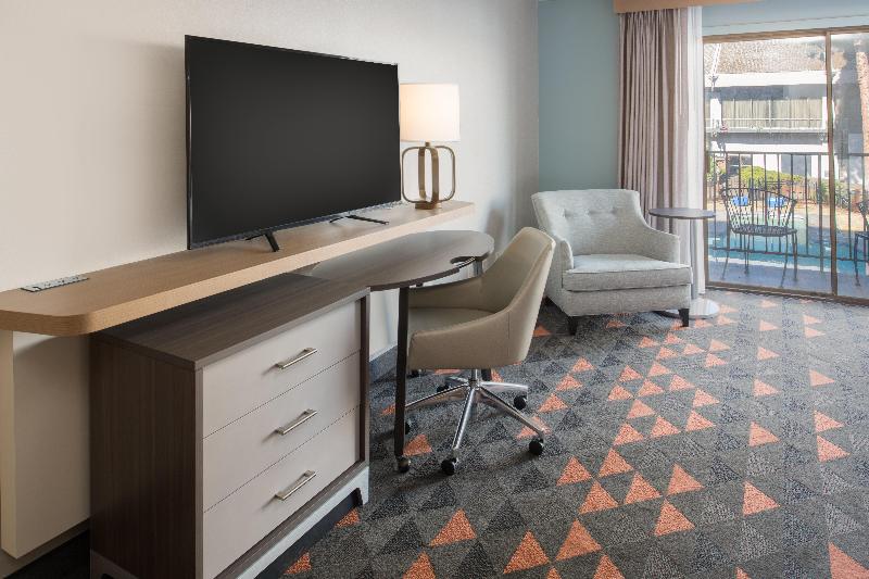 Holiday Inn Portland - Columbia Riverfront By IHG image