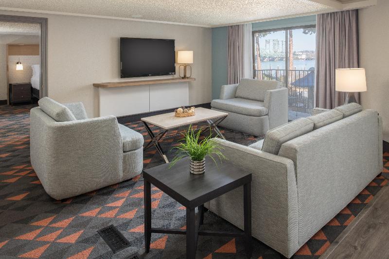 Holiday Inn Portland - Columbia Riverfront By IHG image